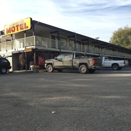 Twin Creeks Motel Lumby Luaran gambar