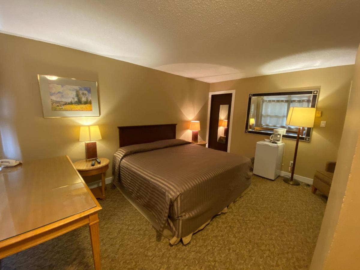 Twin Creeks Motel Lumby Luaran gambar