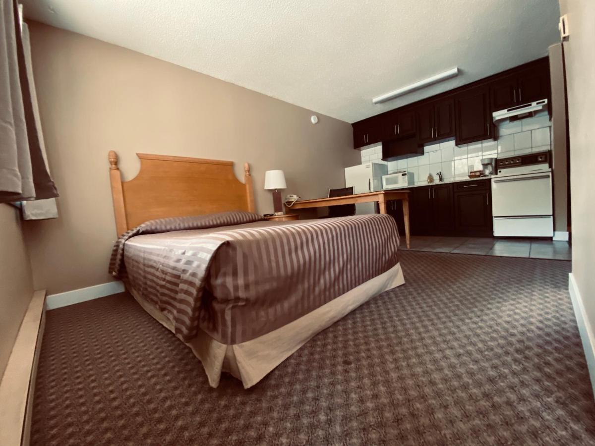 Twin Creeks Motel Lumby Luaran gambar